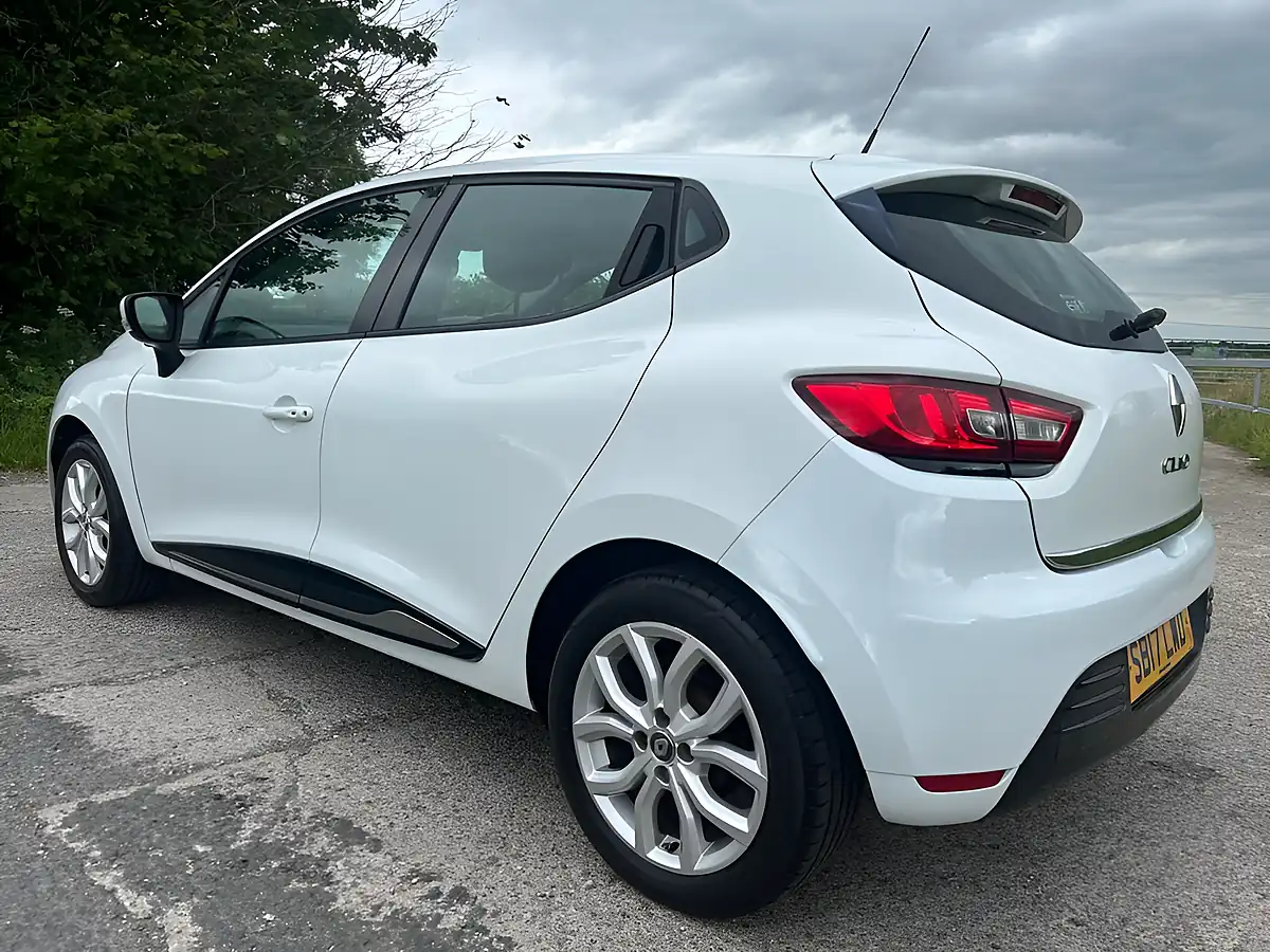 Used 2017 Renault Clio Dynamique Nav White - Interior and Exterior details 6