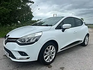 Used 2017 Renault Clio Dynamique Nav White - Interior and Exterior details 8