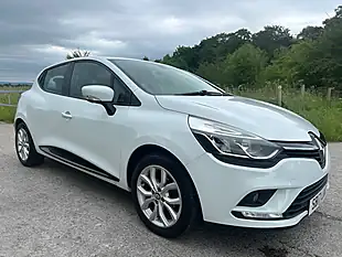 Used 2017 Renault Clio Dynamique Nav White - Interior and Exterior details 9