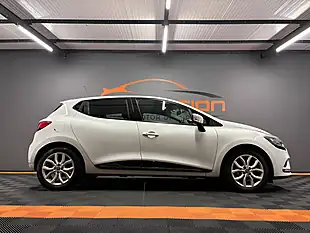 Used 2017 Renault Clio Dynamique Nav White - Interior and Exterior details 4