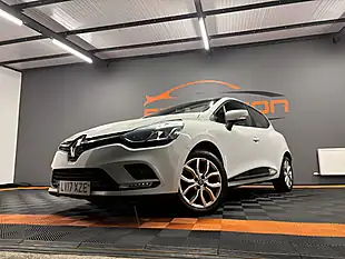 Used 2017 Renault Clio Dynamique Nav White - Interior and Exterior details 6