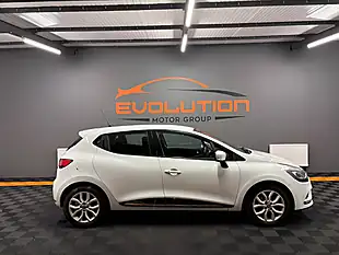 Used 2017 Renault Clio Dynamique Nav White - Interior and Exterior details 8