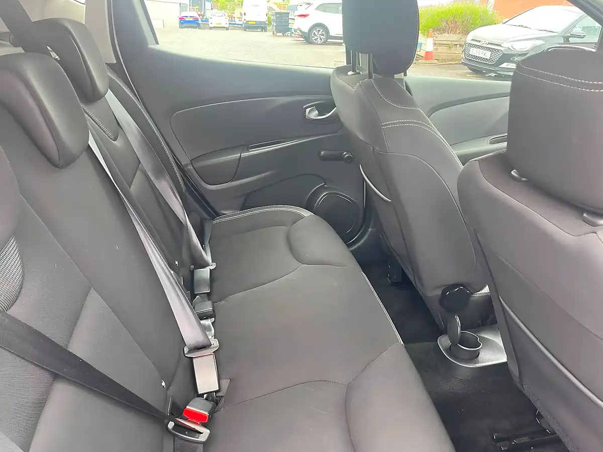 Used 2017 Renault Clio Dynamique Nav White - Interior and Exterior details 12