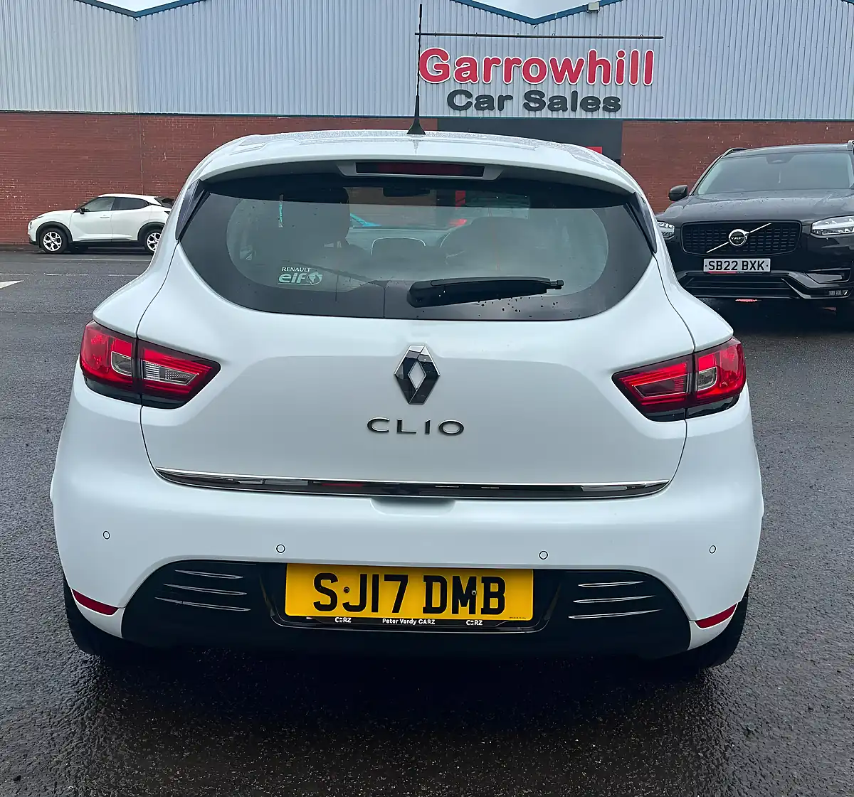 Used 2017 Renault Clio Dynamique Nav White - Interior and Exterior details 6