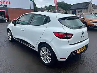 Used 2017 Renault Clio Dynamique Nav White - Interior and Exterior details 8