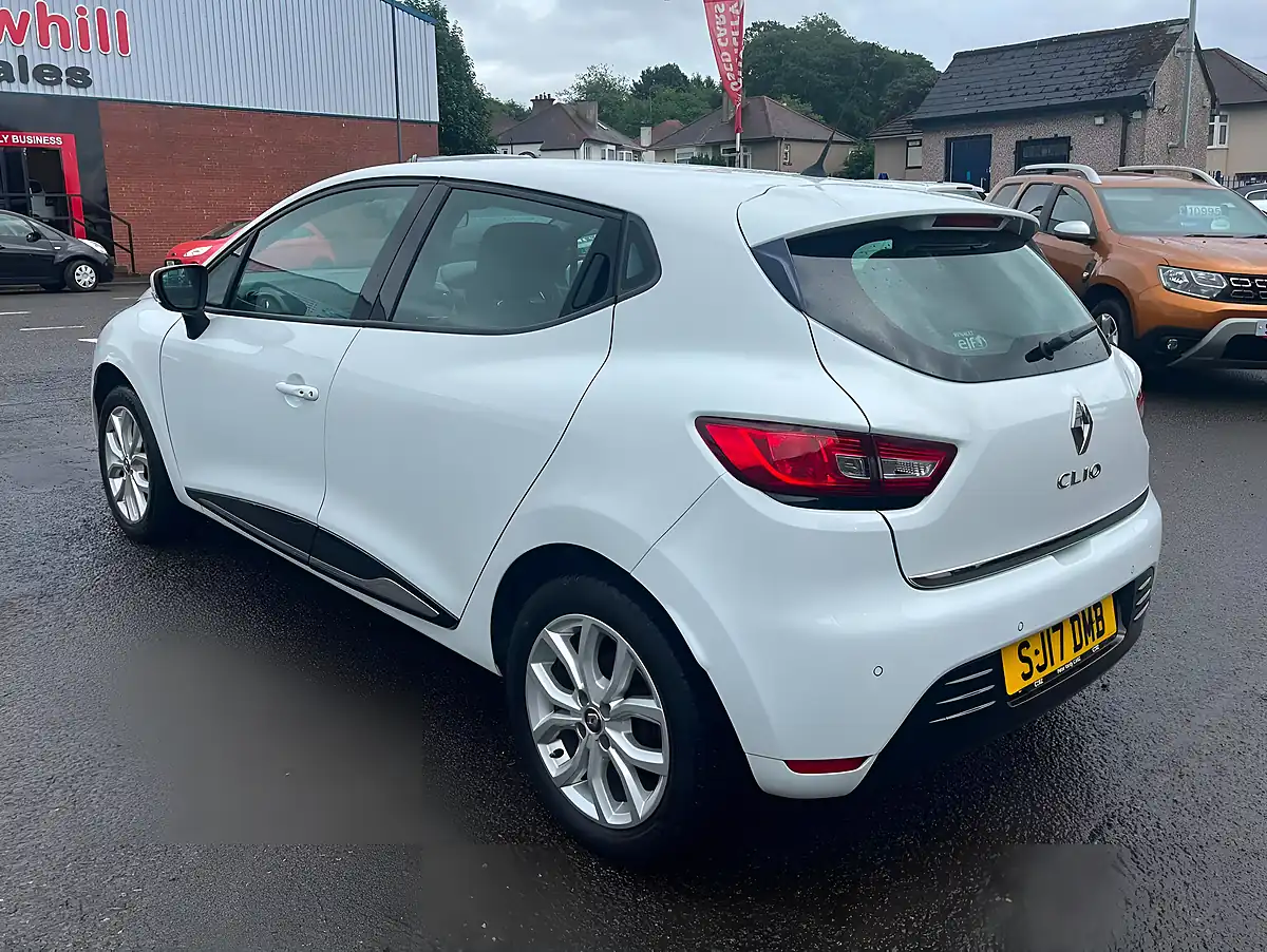 Used 2017 Renault Clio Dynamique Nav White - Interior and Exterior details 8