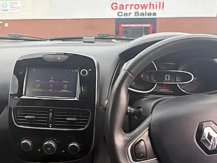 Used 2017 Renault Clio Dynamique Nav White - Interior and Exterior details 10
