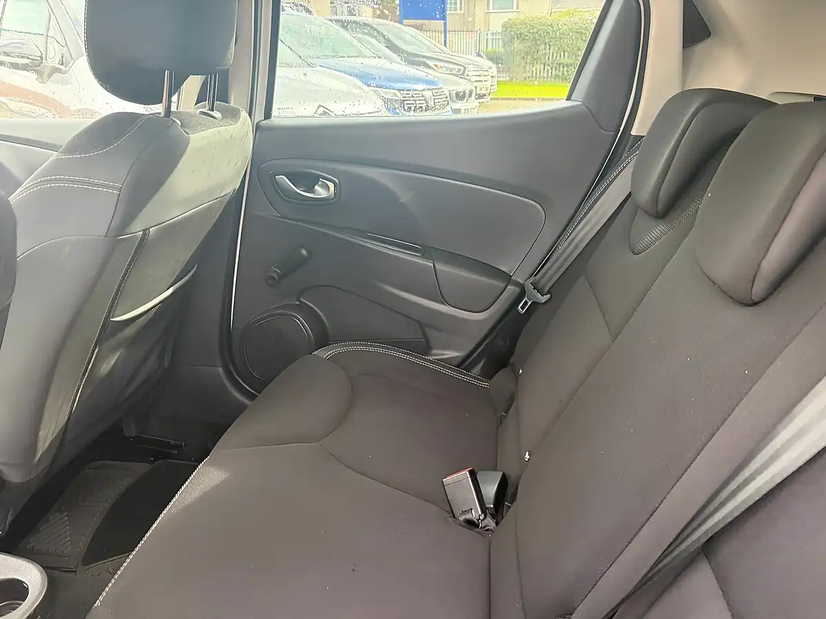 Used 2017 Renault Clio Dynamique Nav White - Interior and Exterior details 15