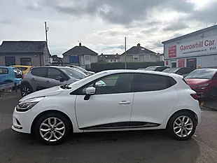 Used 2017 Renault Clio Dynamique Nav White - Interior and Exterior details 4
