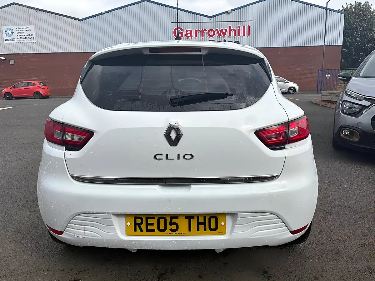 Used 2017 Renault Clio Dynamique Nav White - Interior and Exterior details 5