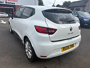 Used 2017 Renault Clio Dynamique Nav White - Interior and Exterior details 6