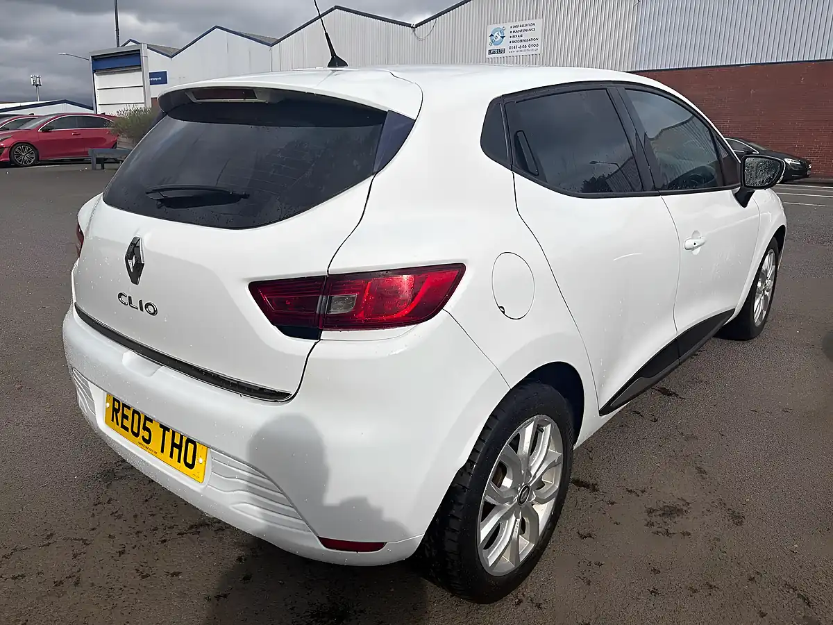 Used 2017 Renault Clio Dynamique Nav White - Interior and Exterior details 7