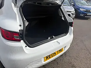 Used 2017 Renault Clio Dynamique Nav White - Interior and Exterior details 8