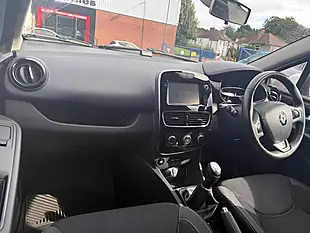 Used 2017 Renault Clio Dynamique Nav White - Interior and Exterior details 9