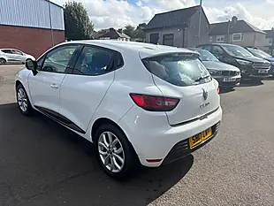 Used 2017 Renault Clio Dynamique Nav White - Interior and Exterior details 10