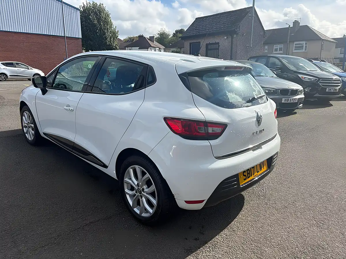 Used 2017 Renault Clio Dynamique Nav White - Interior and Exterior details 10