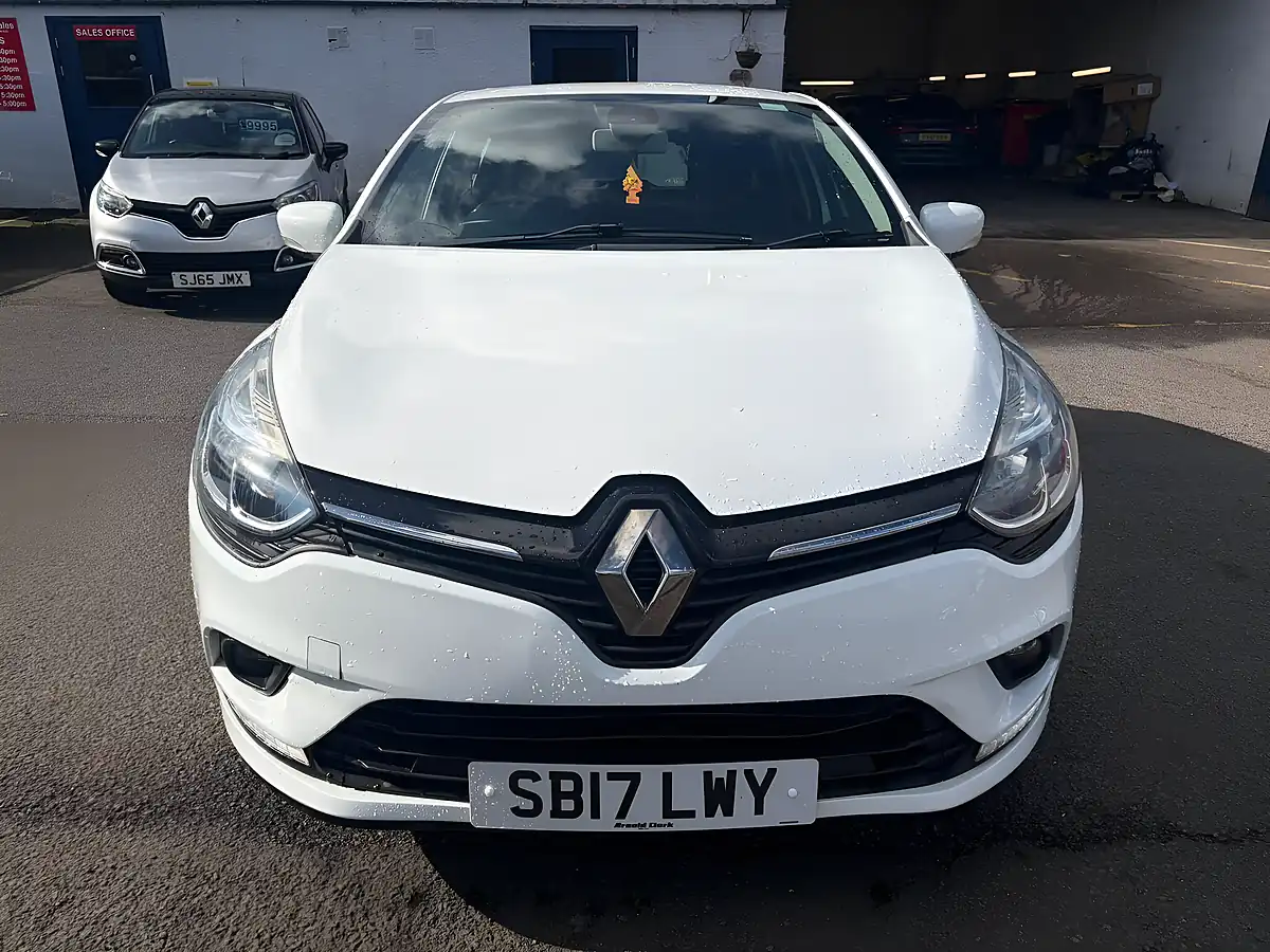 Used 2017 Renault Clio Dynamique Nav White - Interior and Exterior details 8