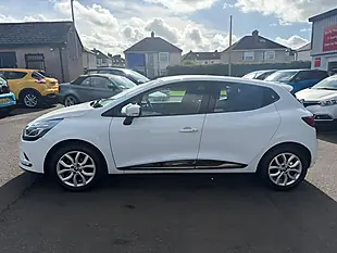 Used 2017 Renault Clio Dynamique Nav White - Interior and Exterior details 9