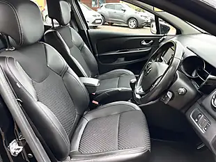 Used 2017 Renault Clio Dynamique S Nav Black - Interior and Exterior details 12