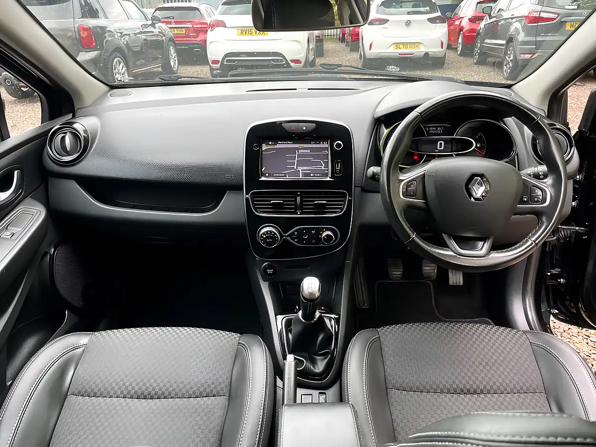 Used 2017 Renault Clio Dynamique S Nav Black - Interior and Exterior details 14