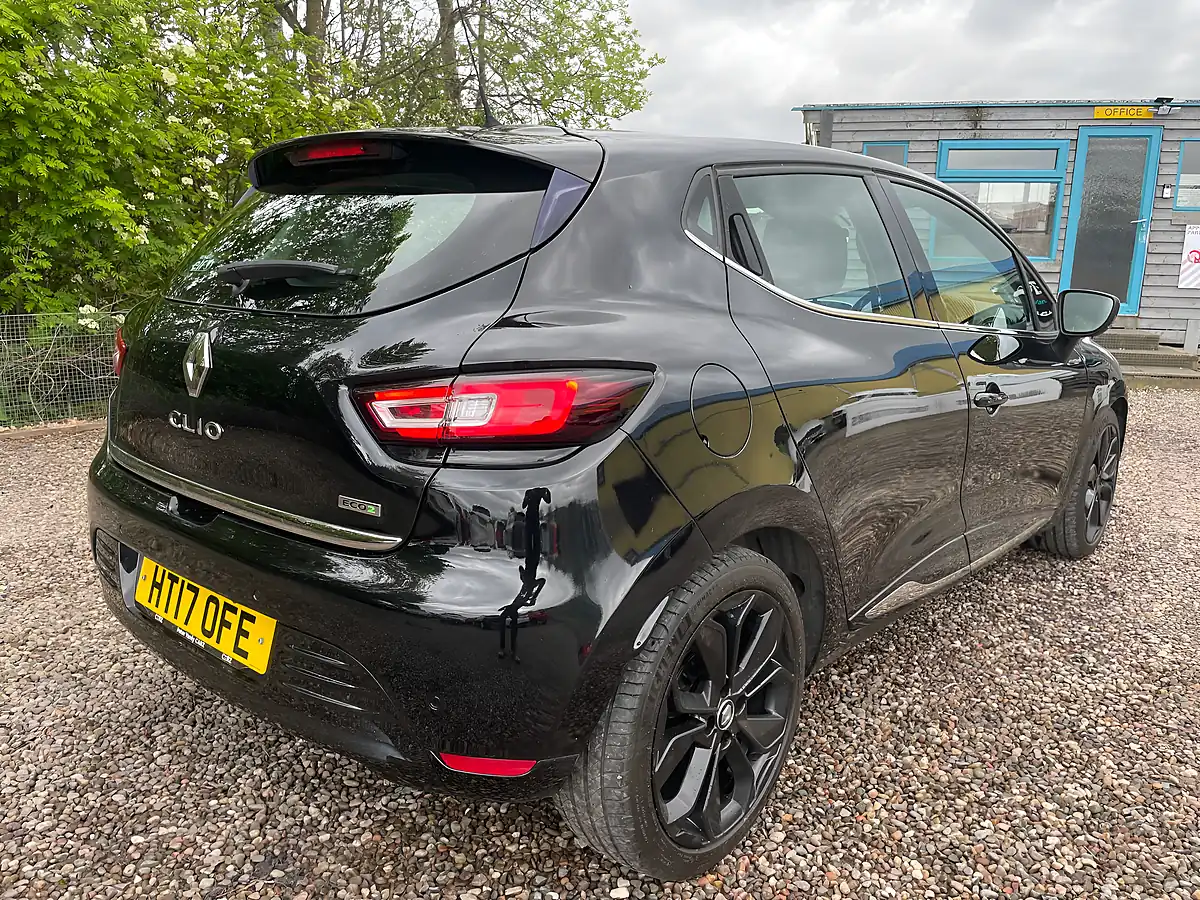 Used 2017 Renault Clio Dynamique S Nav Black - Interior and Exterior details 3