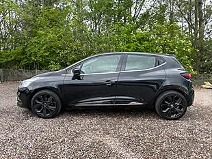 Used 2017 Renault Clio Dynamique S Nav Black - Interior and Exterior details 6