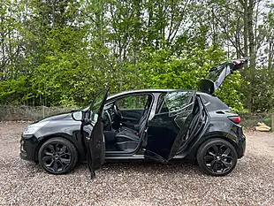 Used 2017 Renault Clio Dynamique S Nav Black - Interior and Exterior details 8
