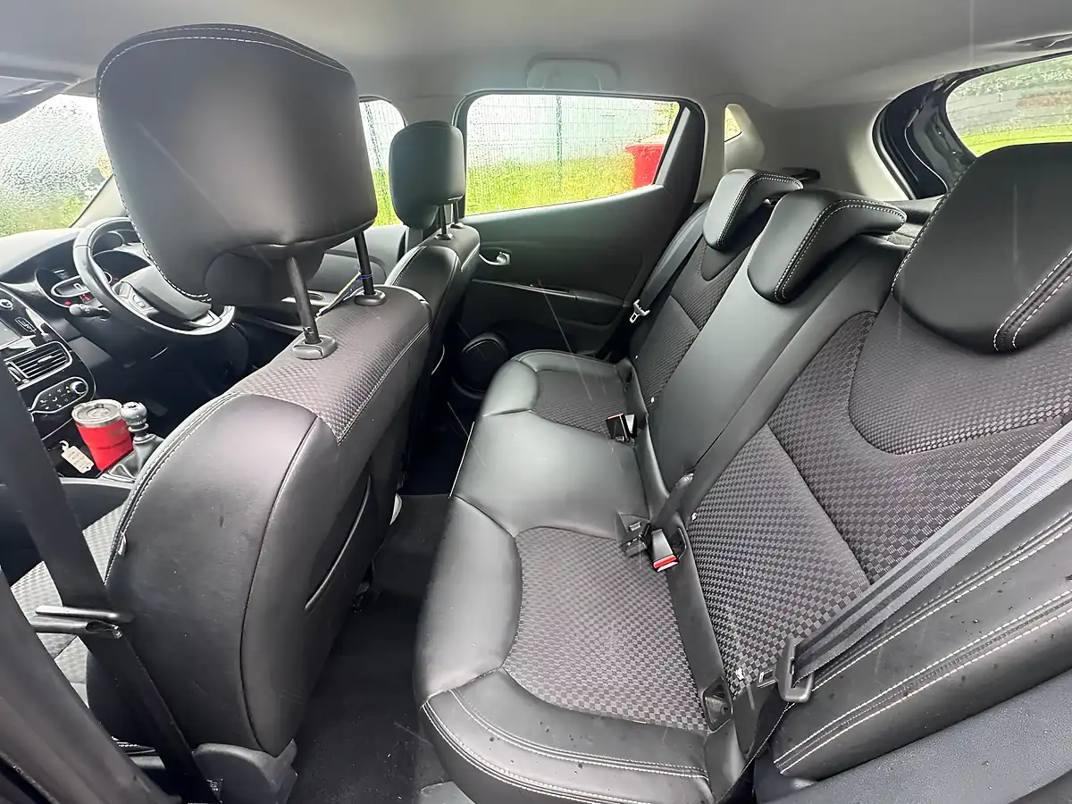 Used 2017 Renault Clio Dynamique S Nav Black - Interior and Exterior details 12