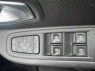 Used 2017 Renault Clio Dynamique S Nav Black - Interior and Exterior details 15