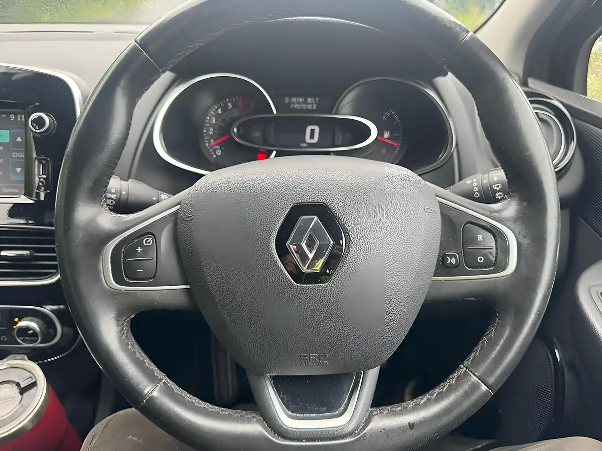 Used 2017 Renault Clio Dynamique S Nav Black - Interior and Exterior details 19