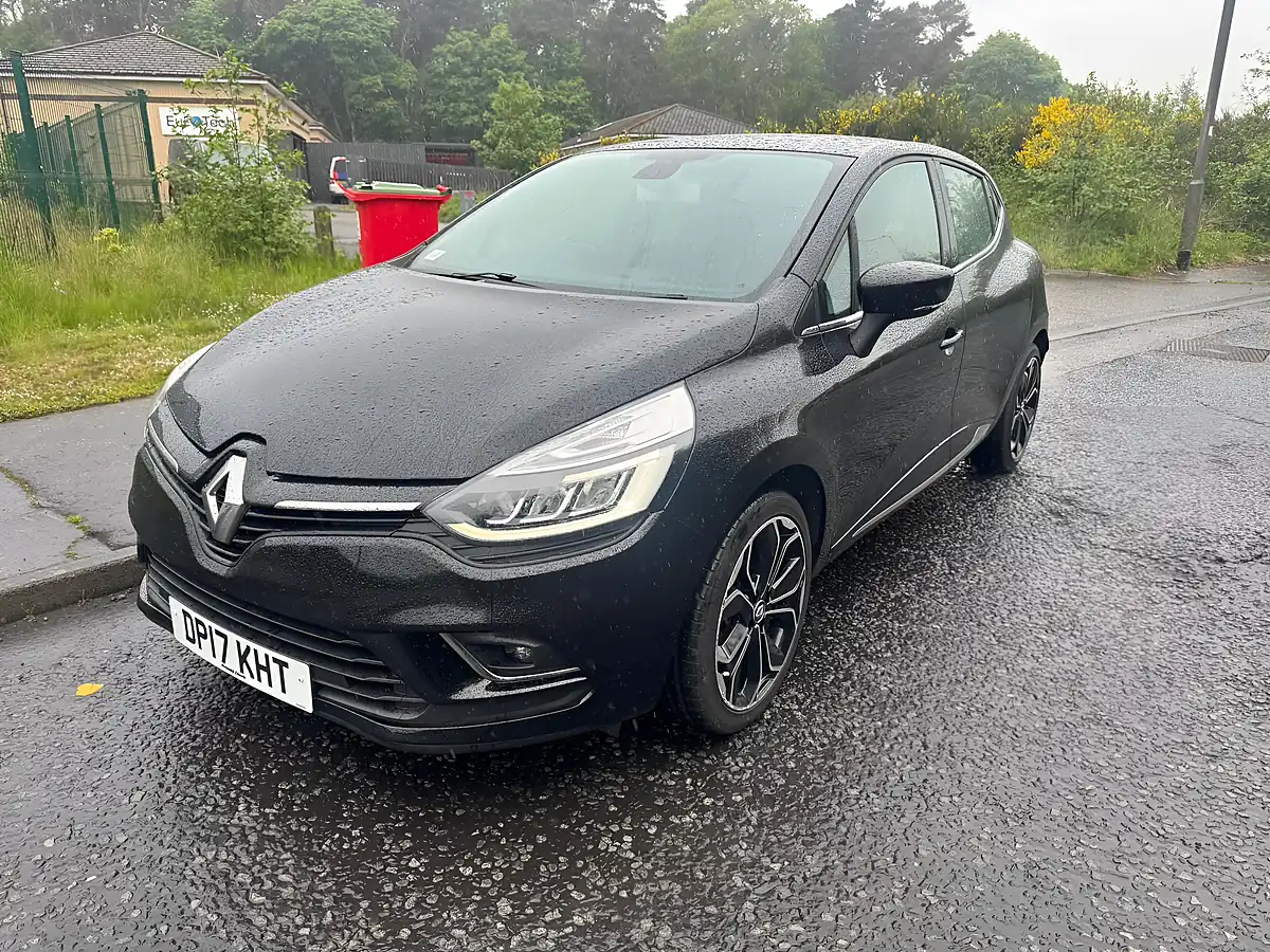 Used 2017 Renault Clio Dynamique S Nav Black - Interior and Exterior details 3