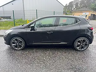 Used 2017 Renault Clio Dynamique S Nav Black - Interior and Exterior details 5