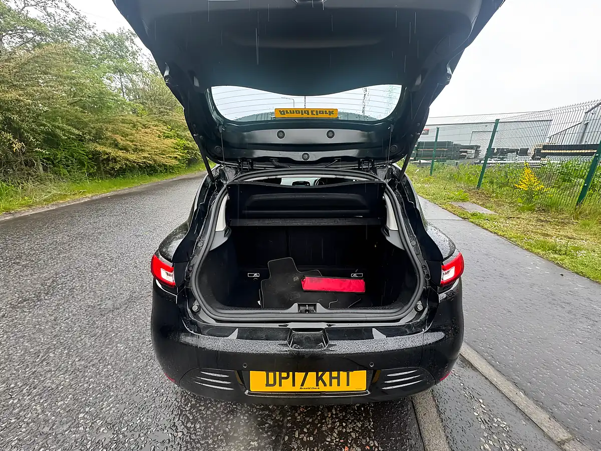 Used 2017 Renault Clio Dynamique S Nav Black - Interior and Exterior details 8