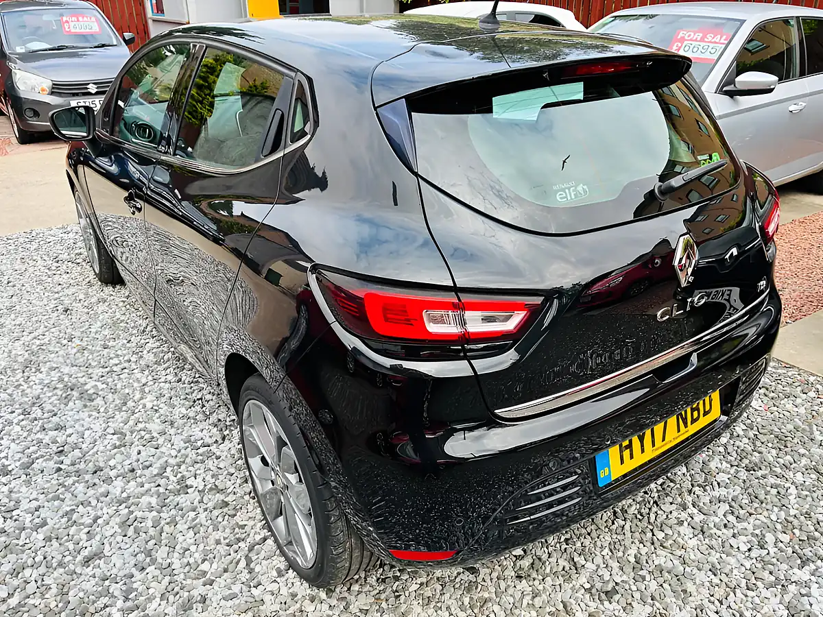 Used 2017 Renault Clio Dynamique S Nav Black - Interior and Exterior details 15