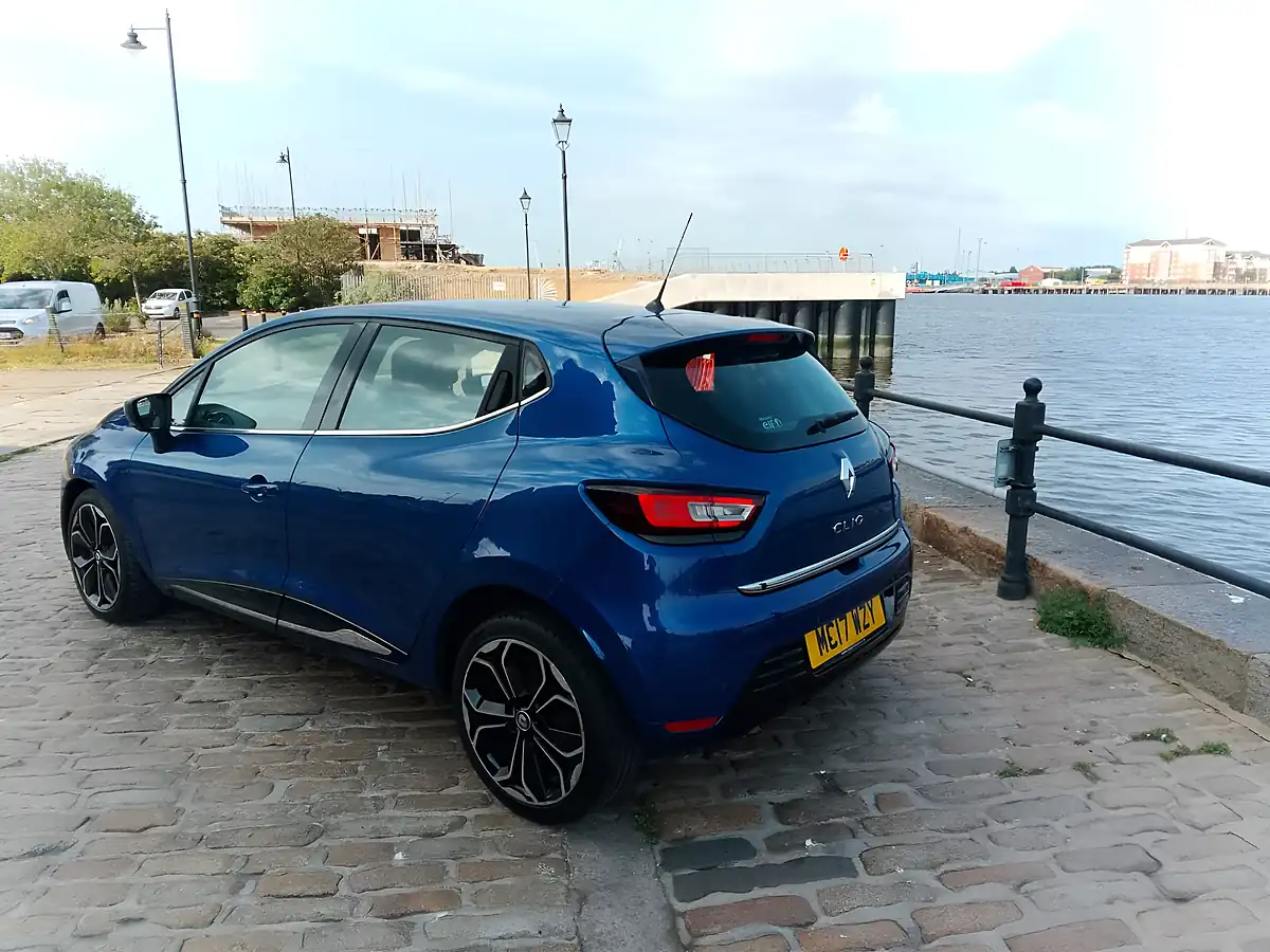 Used 2017 Renault Clio Dynamique S Nav Blue - Interior and Exterior details 3