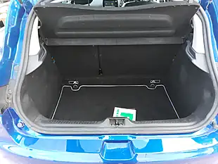 Used 2017 Renault Clio Dynamique S Nav Blue - Interior and Exterior details 8