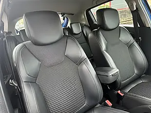 Used 2017 Renault Clio Dynamique S Nav Blue - Interior and Exterior details 11