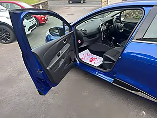 Used 2017 Renault Clio Dynamique S Nav Blue - Interior and Exterior details 12