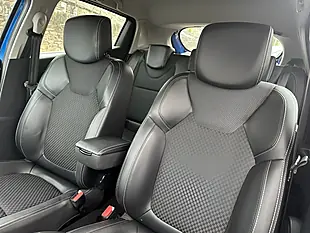 Used 2017 Renault Clio Dynamique S Nav Blue - Interior and Exterior details 14