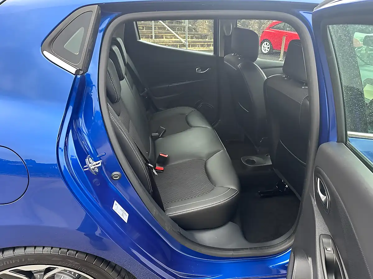 Used 2017 Renault Clio Dynamique S Nav Blue - Interior and Exterior details 15