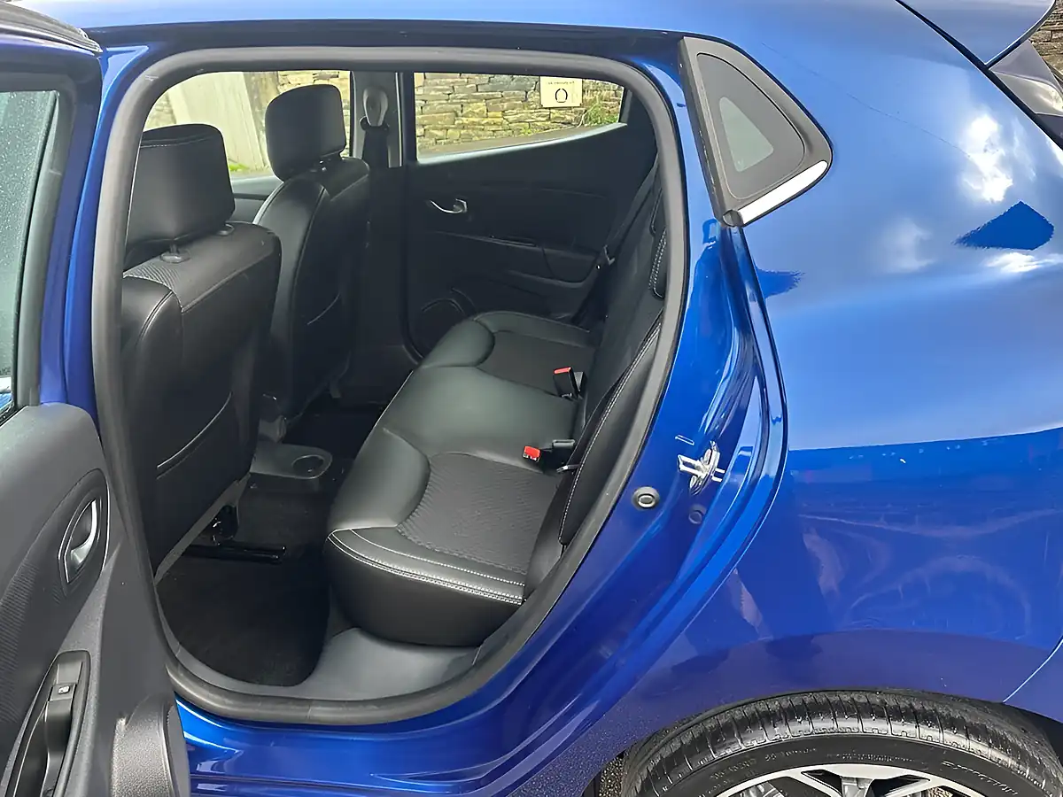 Used 2017 Renault Clio Dynamique S Nav Blue - Interior and Exterior details 17