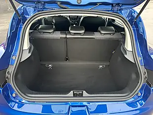 Used 2017 Renault Clio Dynamique S Nav Blue - Interior and Exterior details 19