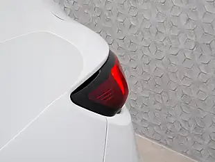 Used 2017 Renault Clio Dynamique S Nav Glacier White - Interior and Exterior details 14