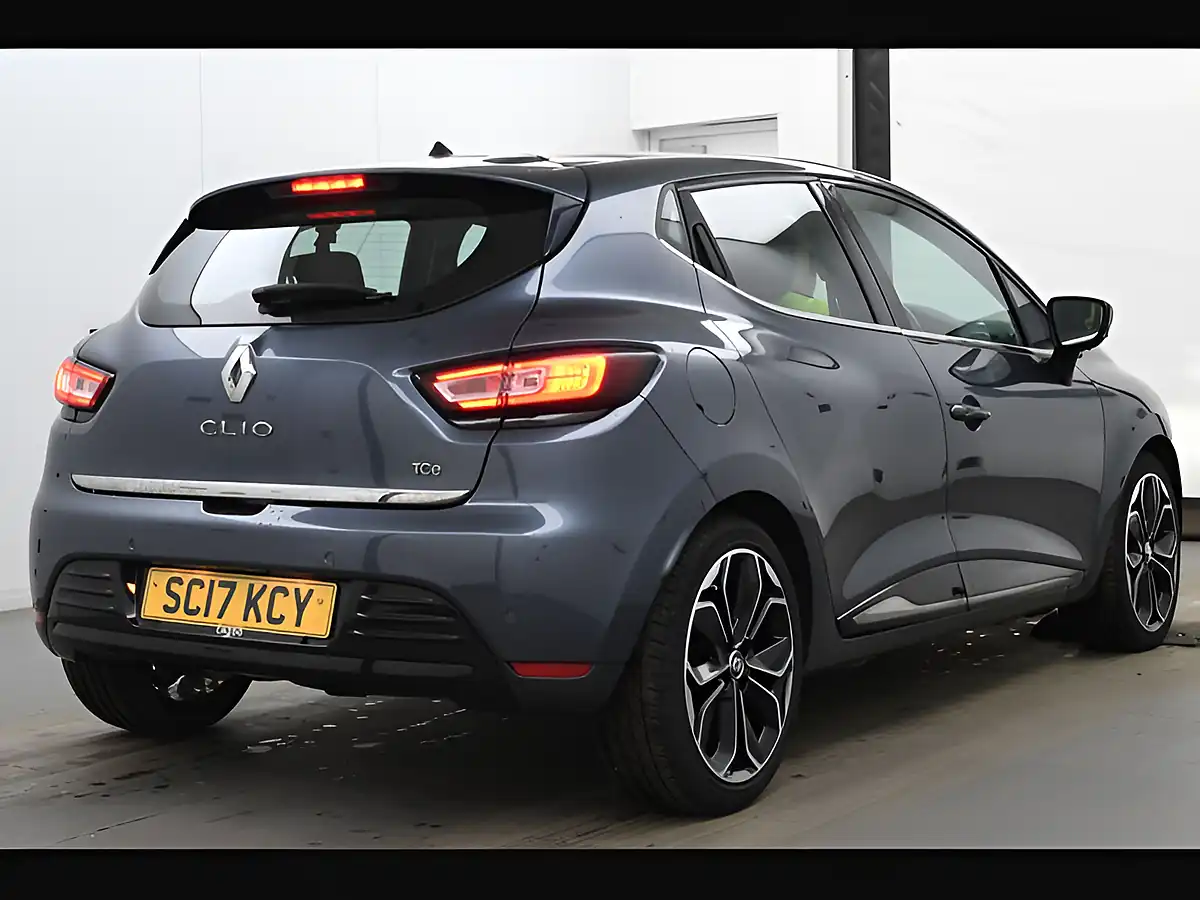Used 2017 Renault Clio Dynamique S Nav Grey - Interior and Exterior details 15