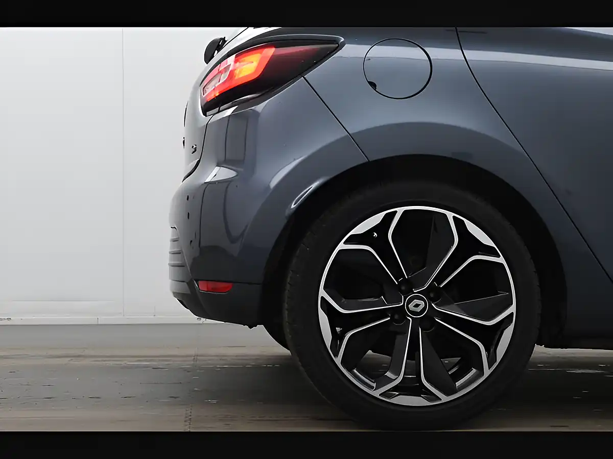 Used 2017 Renault Clio Dynamique S Nav Grey - Interior and Exterior details 16