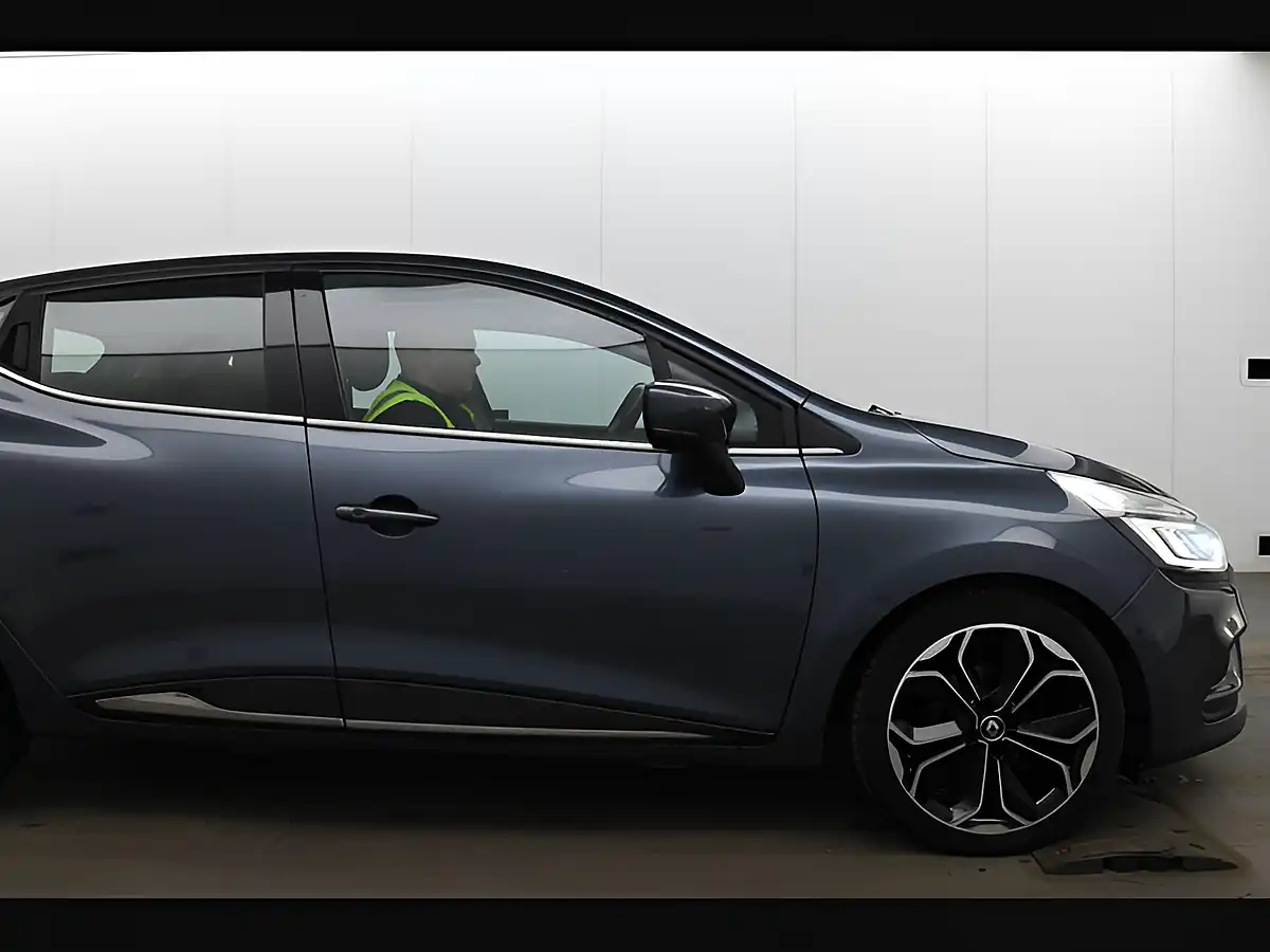 Used 2017 Renault Clio Dynamique S Nav Grey - Interior and Exterior details 19