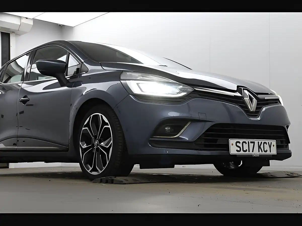 Used 2017 Renault Clio Dynamique S Nav Grey - Interior and Exterior details 2