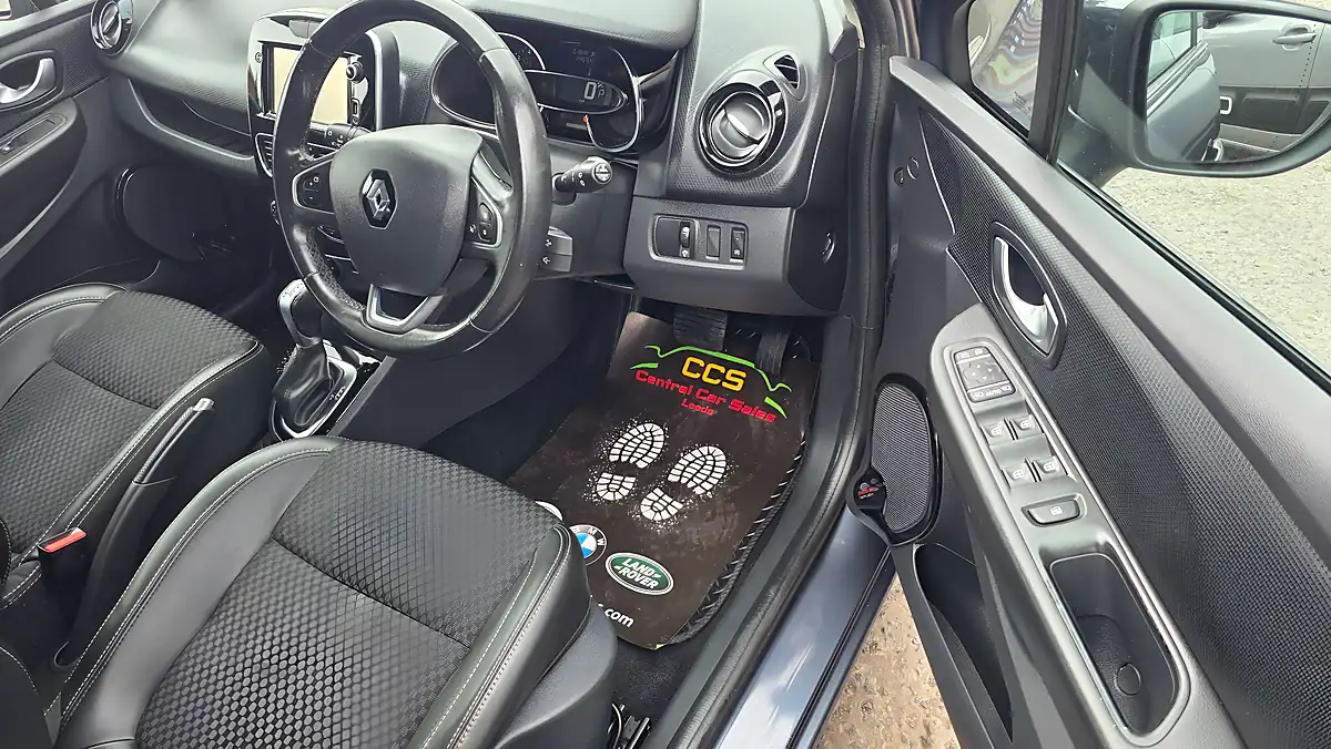 Used 2017 Renault Clio Dynamique S Nav Grey - Interior and Exterior details 12