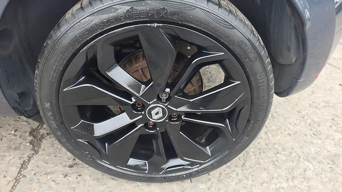 Used 2017 Renault Clio Dynamique S Nav Grey - Interior and Exterior details 19