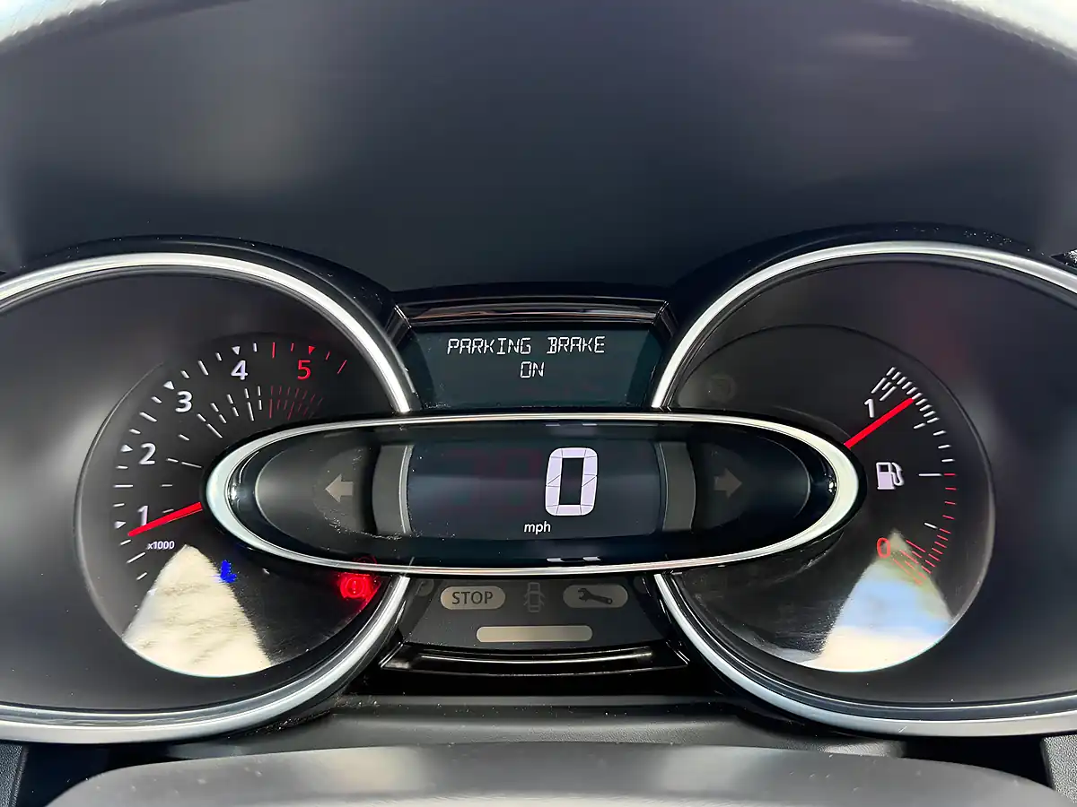 Used 2017 Renault Clio Dynamique S Nav Grey - Interior and Exterior details 14